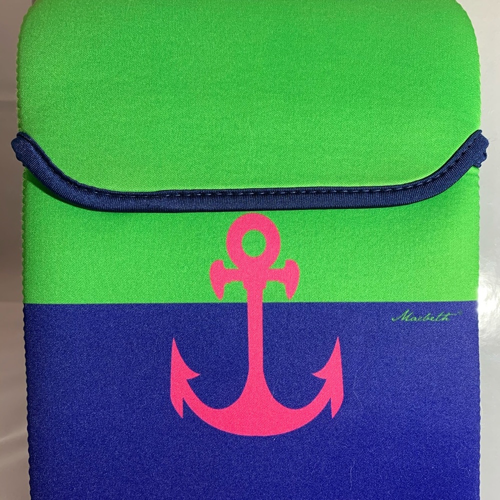 LIKE NEW! Reversible MacBeth iPad Case